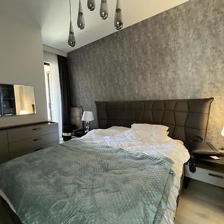 E5 Deluxe Apartment *