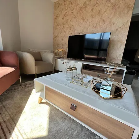 E5 Deluxe Apartment *
